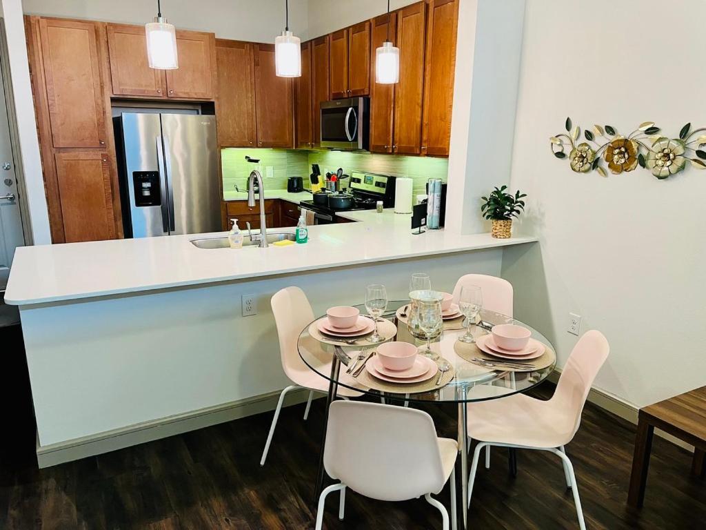 Downtown Apt Free Parking - Pool - Gym - Fully Kitchen Houston Exterior photo